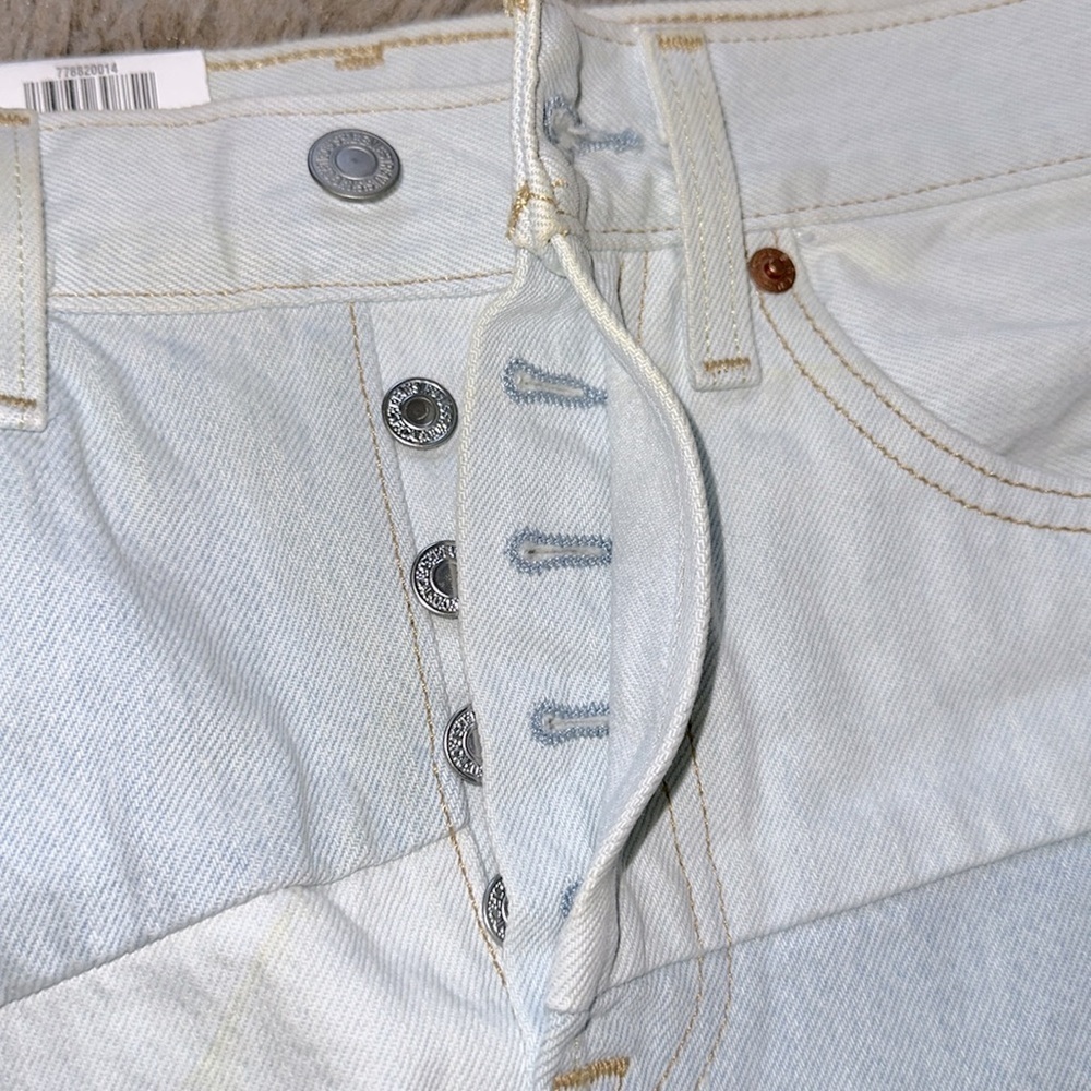 Levis Denim Skirt - Picture 4 of 6